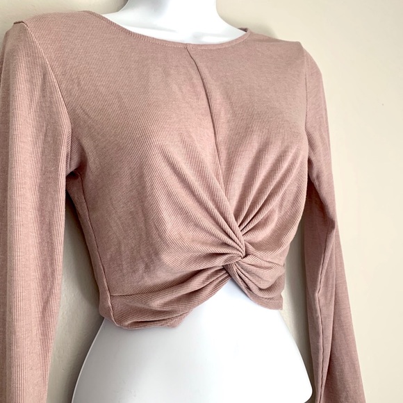 💫FINAL SALE F21 long sleeve ribbed twist front crop top - Picture 1 of 5